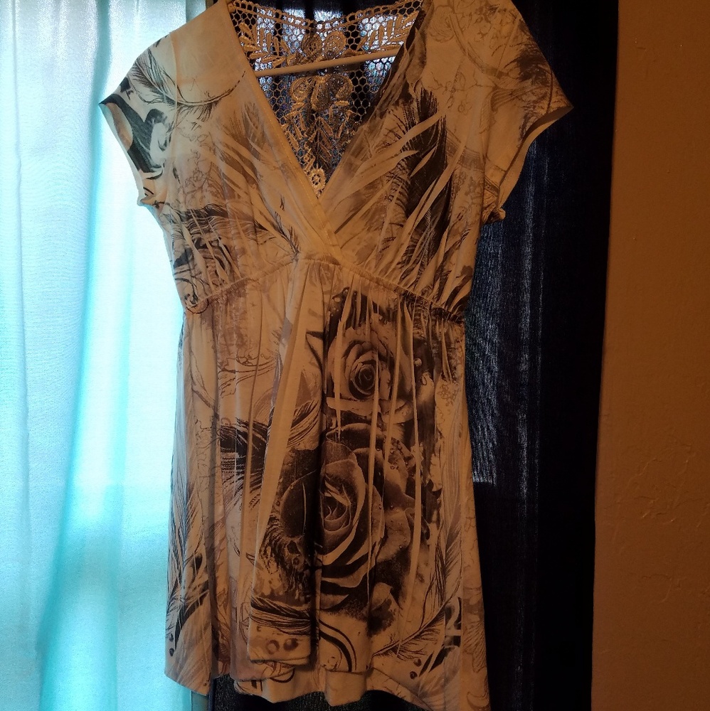 Size Large rue 21 shirt